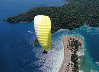 Mitt Romney Reads Donald Trump’s Mean Tweets on Kimmel