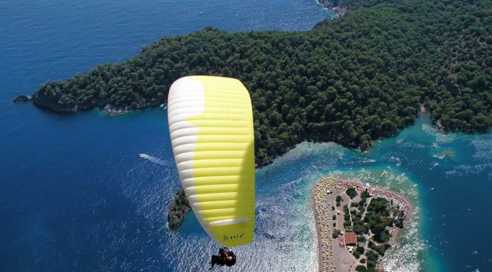 Mitt Romney Reads Donald Trump’s Mean Tweets on Kimmel